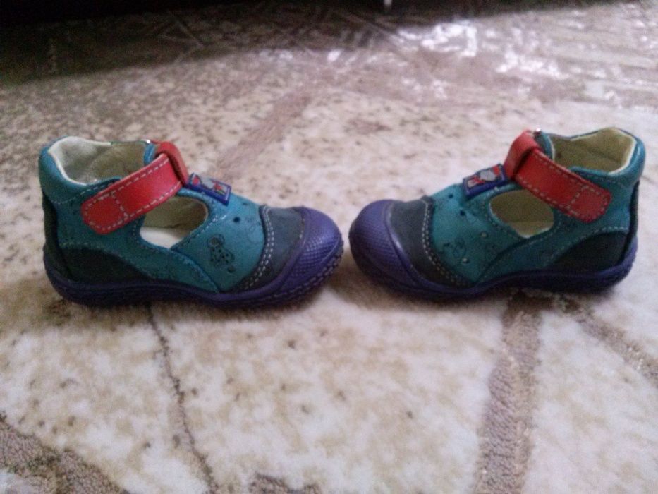 Детская обувь ортопедическая кожаная 3 пары туфли и сандалики