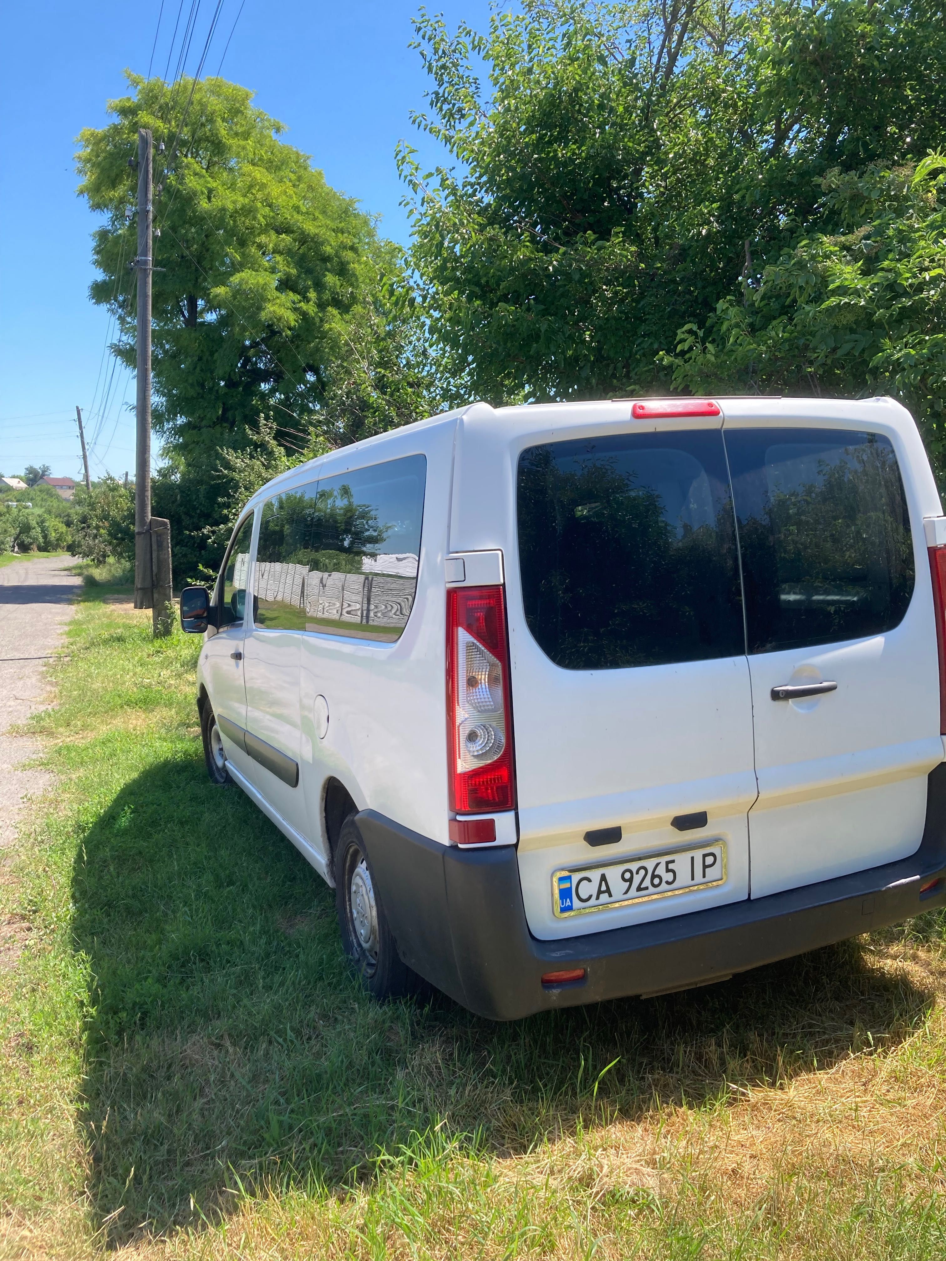 Продам власний сімейний автомобіль