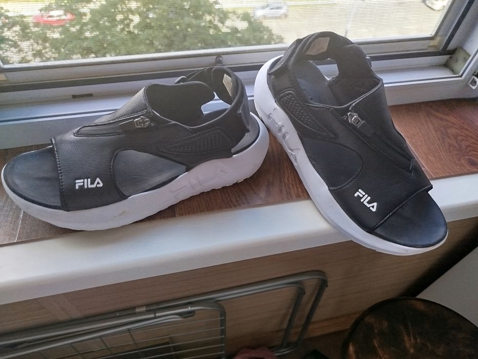 Босоніжки сандалії Fila Versus Sandals Cl 2.0  розмір 41+