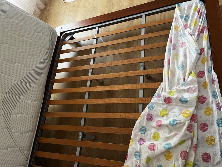 Cama casal com estrado em madeira maciça OFERTA Colchão Pikolin