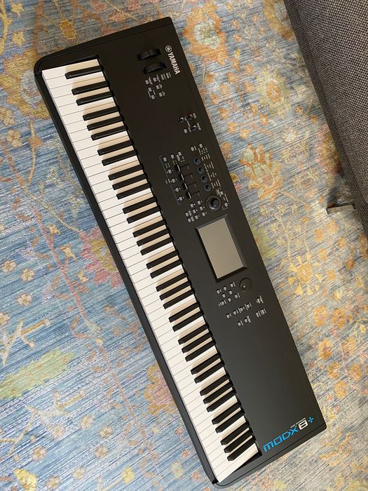 Yamaha MODX8+ / Como novo, na caixa e garantia até 2026