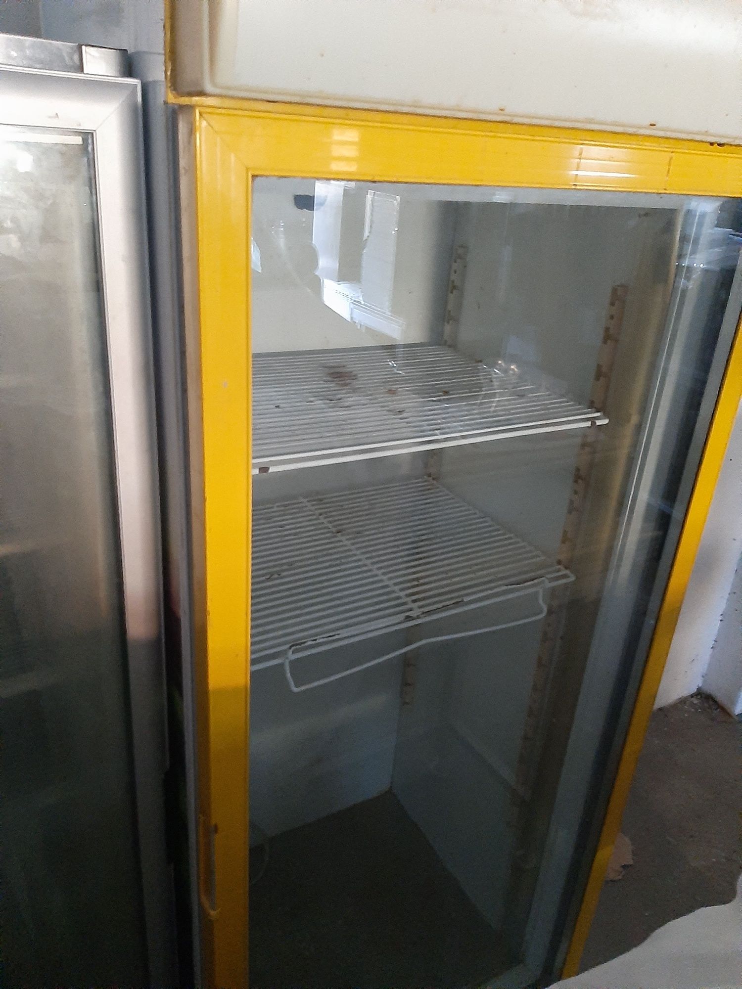 Frigorifico vertical porta em vidro