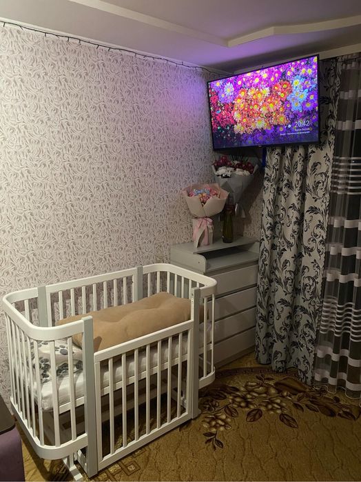 Дитяче ліжечко з маятником Верес + комод+постіль