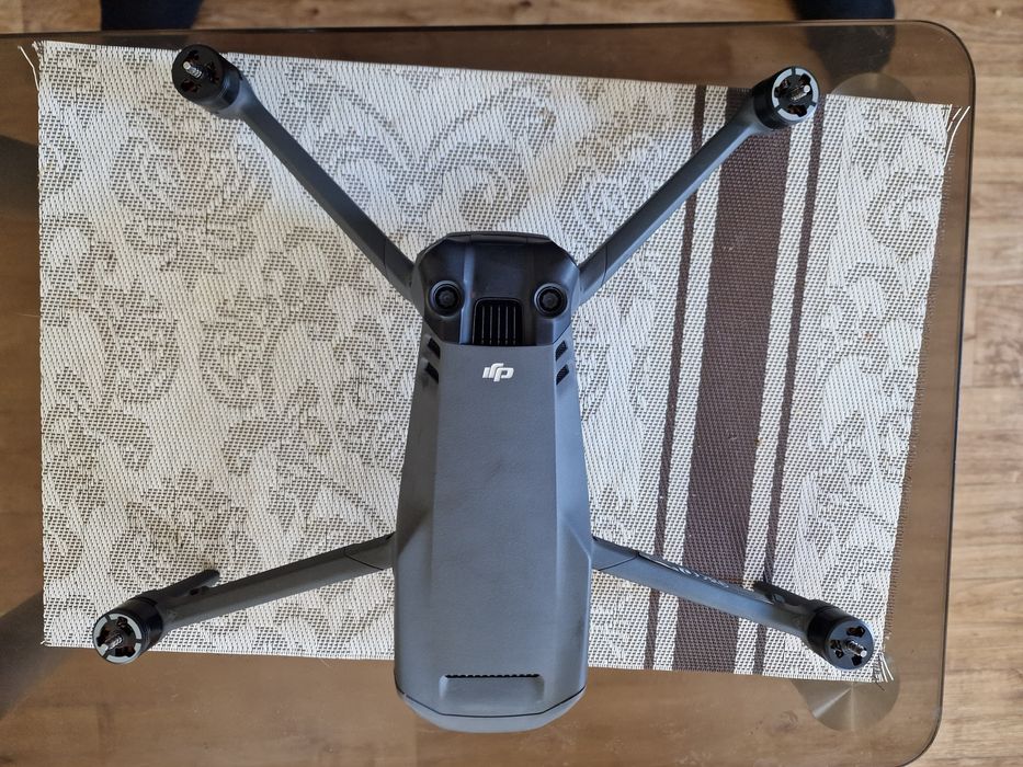 Квадрокоптер DJI Mavic 3 Pro
