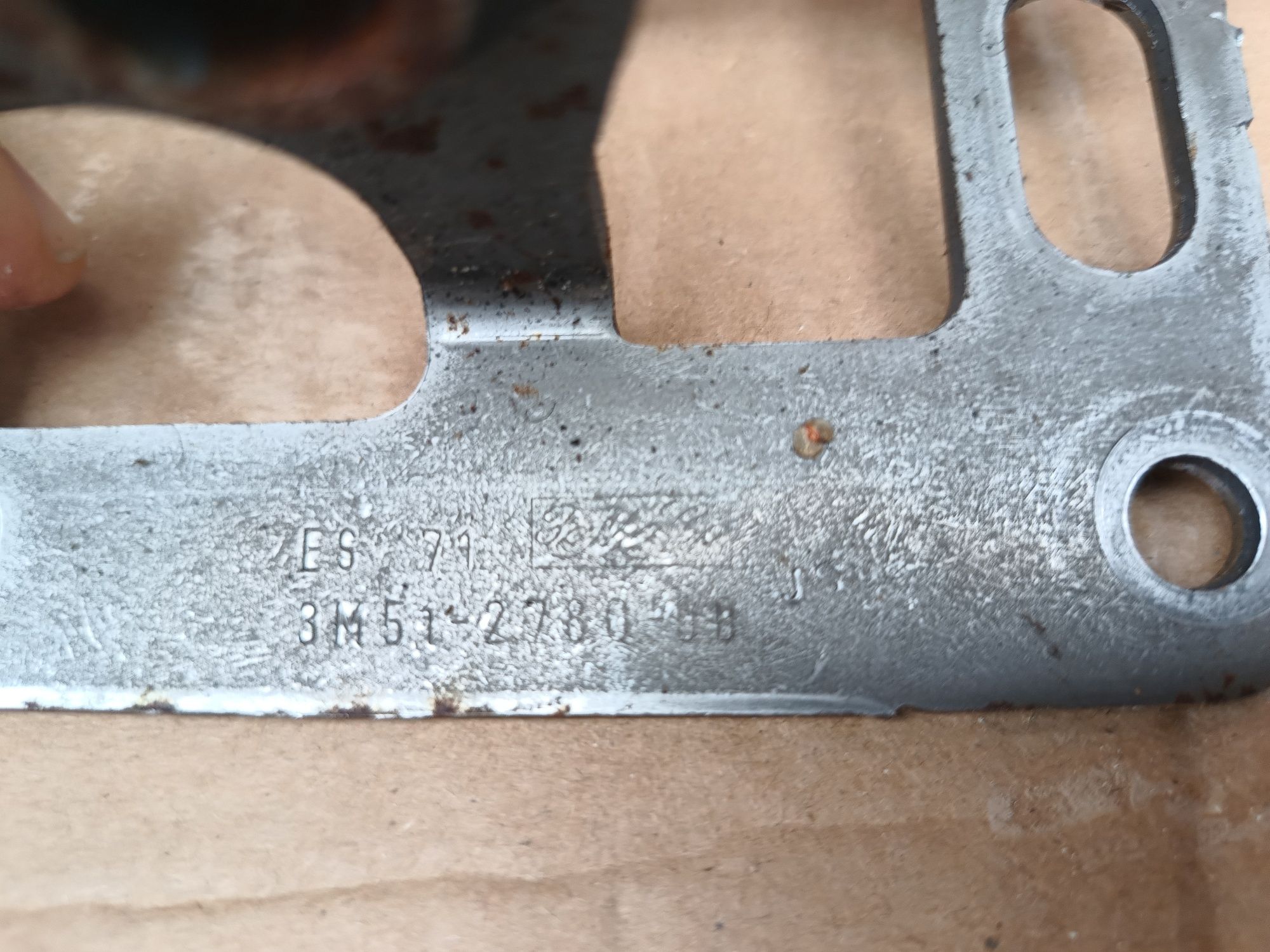 Lewarek dźwignia hamulca ręcznego Ford Focus MK2