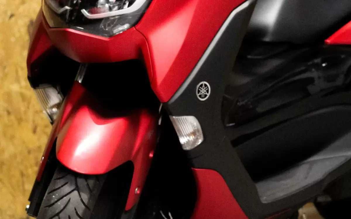Yamaha N Max Vermelha