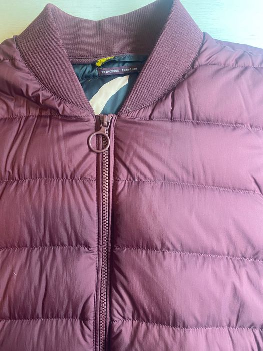 Легка куртка бомбер, пух