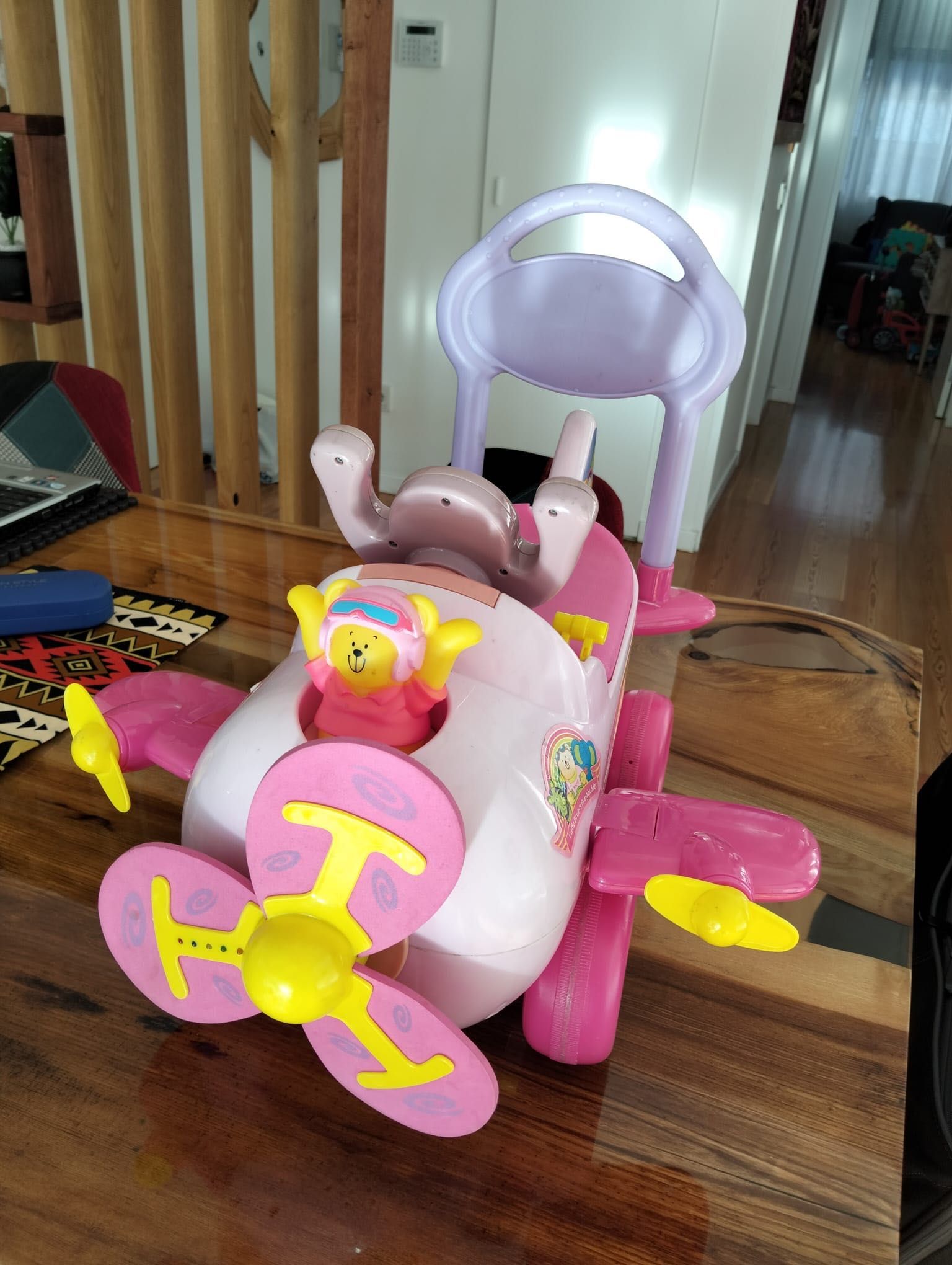 Carrinho/ Avião para bebé cor de  rosa