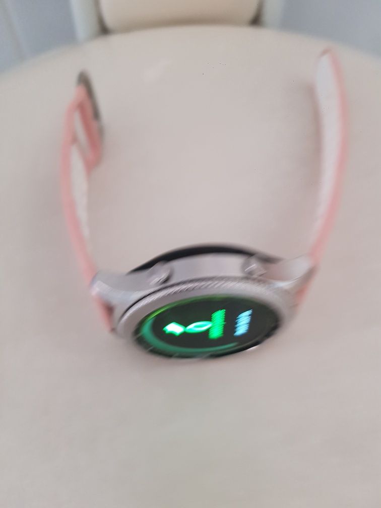 Relógio Samsung GEAR  S3 (84F0) com algum uso ,mas em óptimo estado.