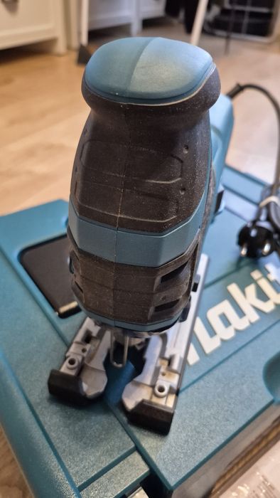 Makita Wyrzynarka z podcinaniem plus MAKPAC 720W 4351FCTJ Dioda LED