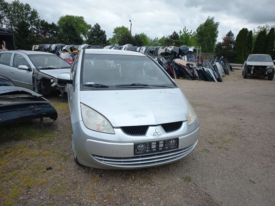 Mitsubishi Colt 1.3 Benzyna 05r wszystkie części