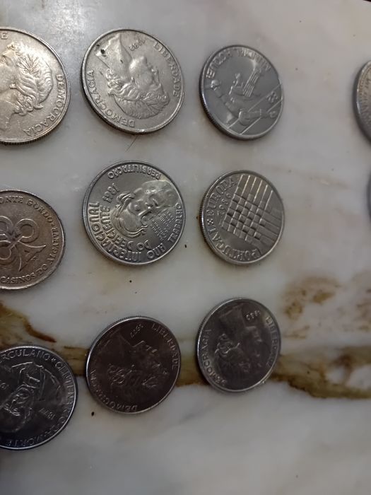 Conjunto de 47 Moedas Comemorativas
