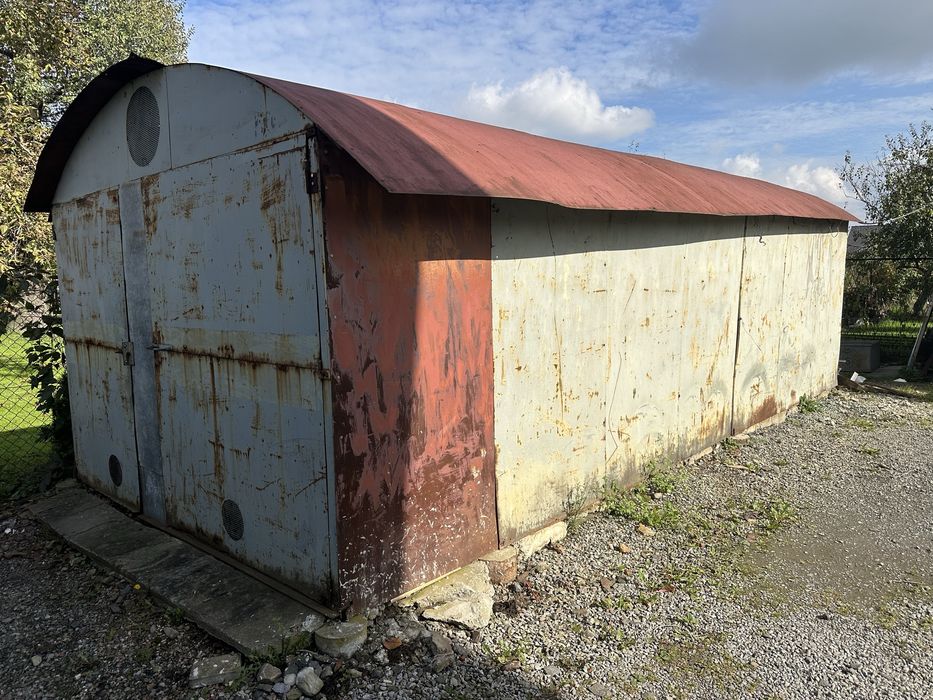 Garaż, hangar blaszany