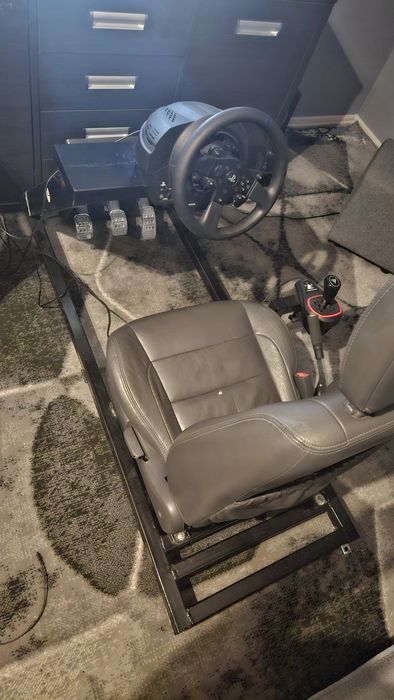 Kierownica thrustmaster t300rs + stelaż