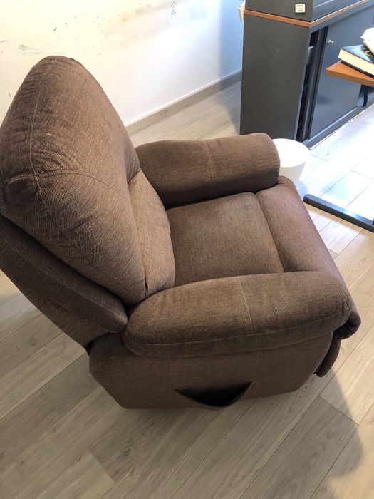 Sofa um lugar em bom estado