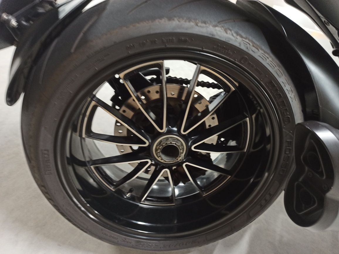 Ducati Diavel 1200 Carbon