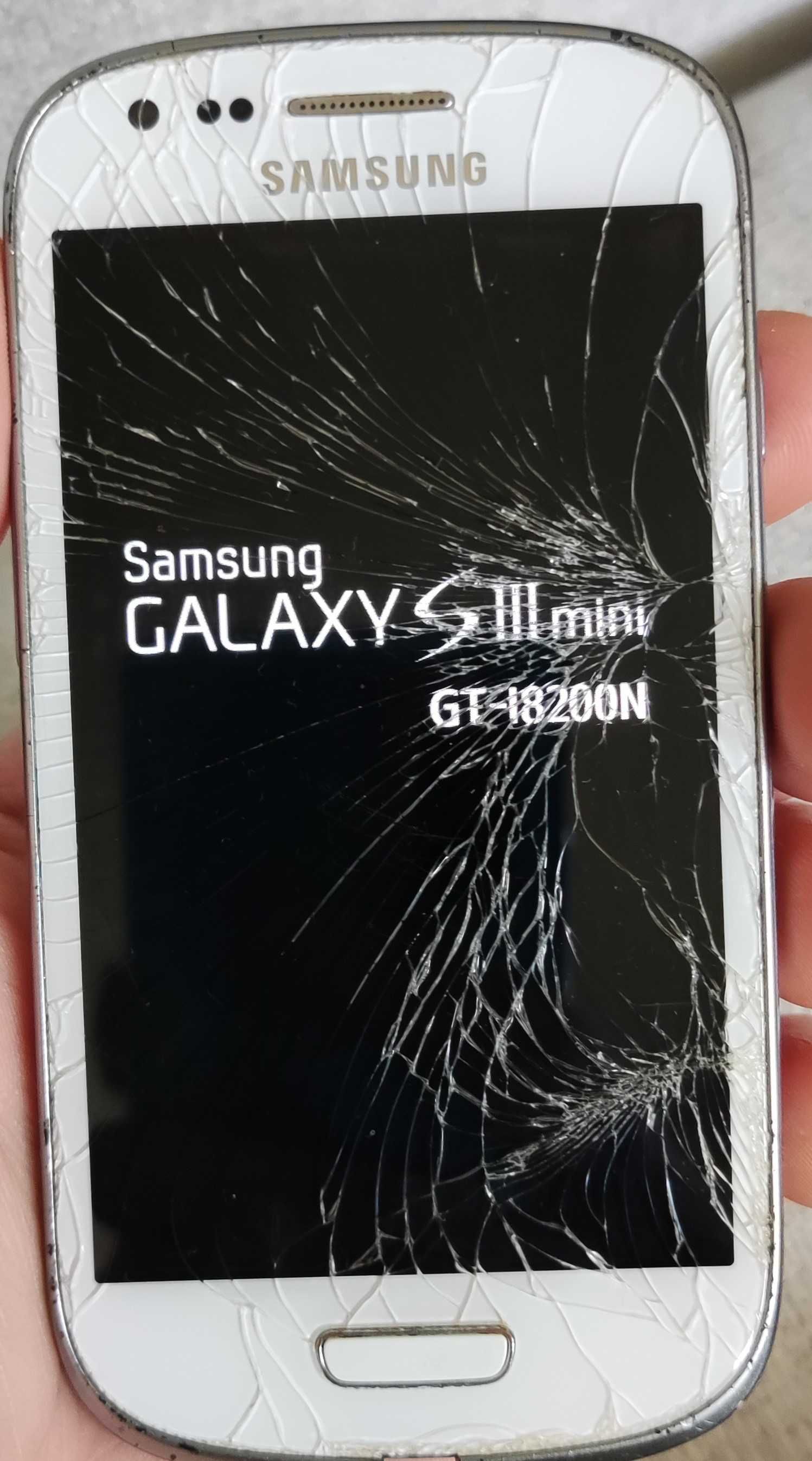 msung Galaxy S3 mini GT-I8200N - biały, 1GB RAM / 8GB, 4"