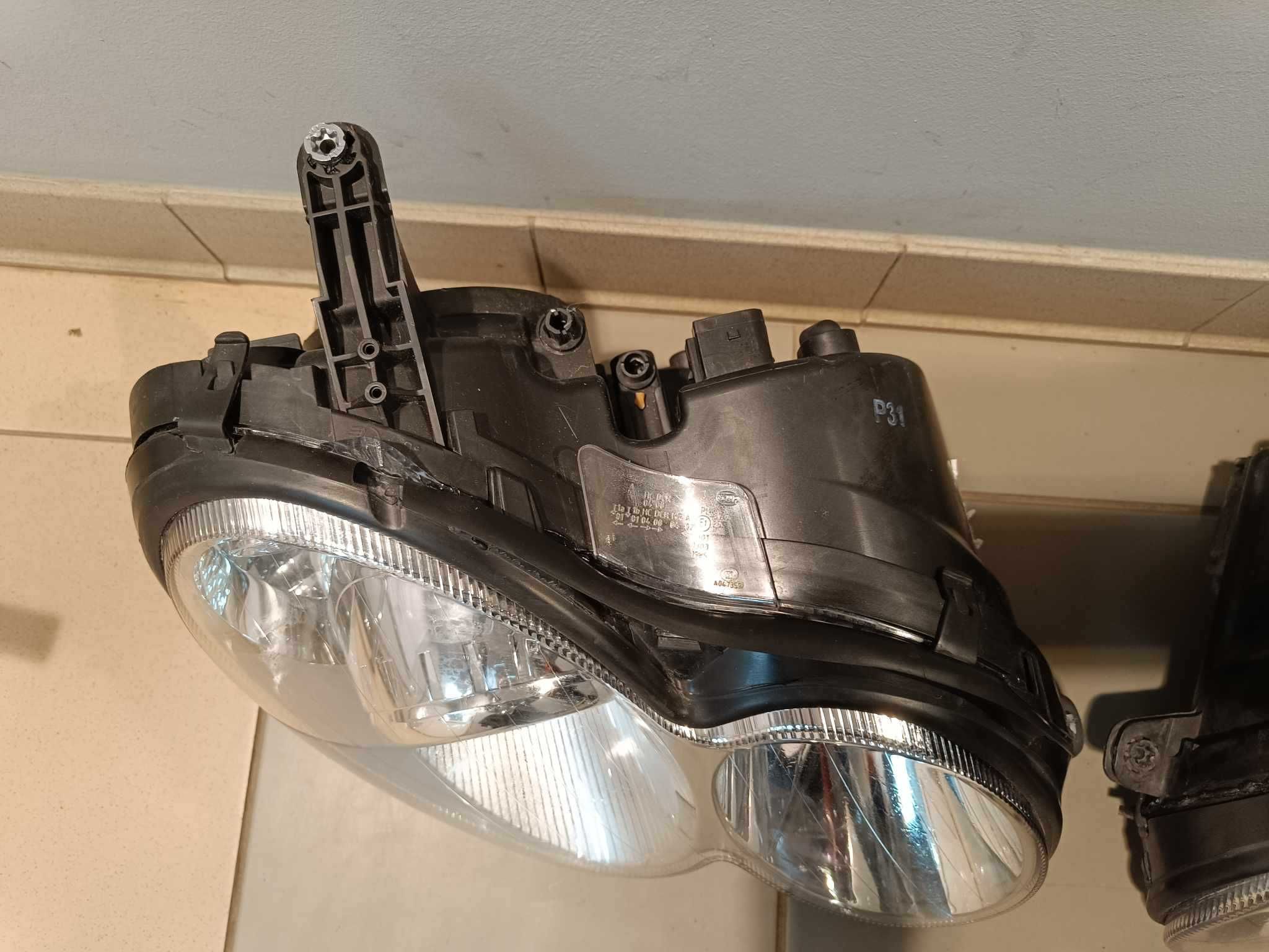 Lampa Xenon Mercedes Clk Skrętna Prawa Przód