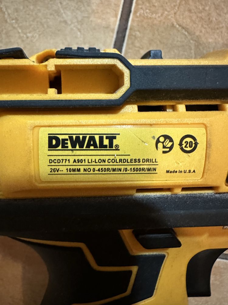 Шуруповерт. Dewalt. Dewalt шуруповерт. Dewalt DCD771. Dewalt 771