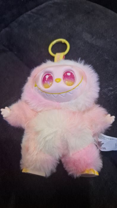 Labubu różowo żółta brelok 17cm