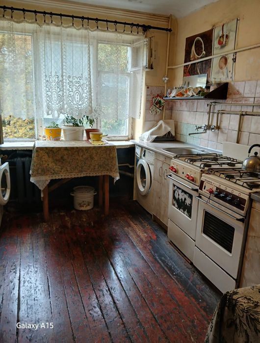 Сдам комнату в доме гостинного типа 10метров.а