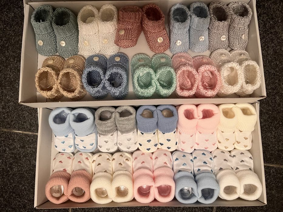 Lote IMBATÍVEL XL: 32 pares Botas/Sapatinhos de bebé ((0-6 meses) -