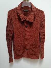 Wiosenny jesienny sweter w kolorze czerwonym - ceglastym