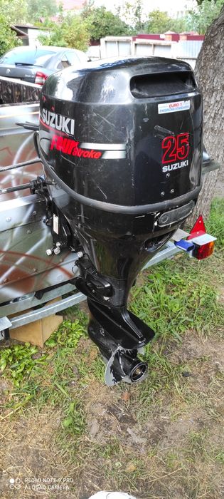 Лодка Крым (Крим) с мотором Suzuki DF-25 V-twin.