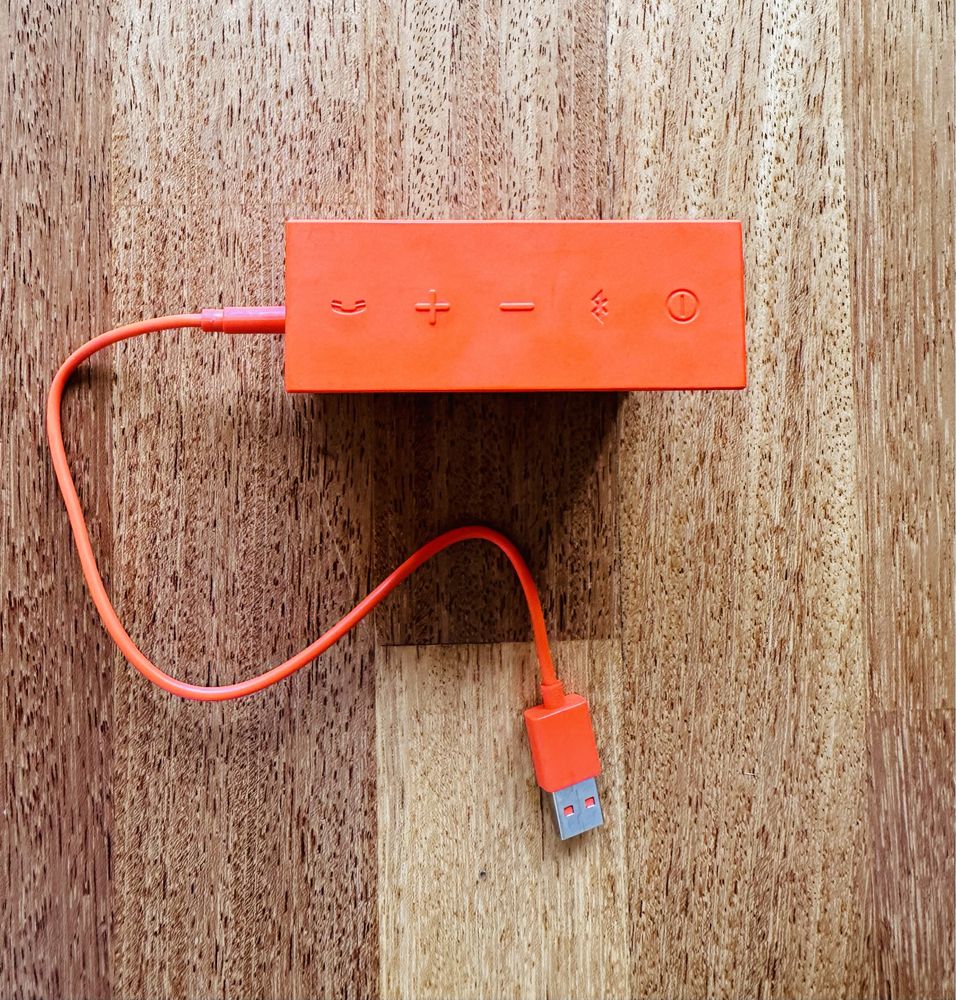 JBL amplificador coluna portatil som cabo usb laranja