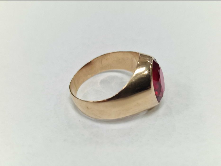 Złoty sygnet męski/ 585/ 6.35 gram/ R19.5/ Korund/ Polska 1931-63