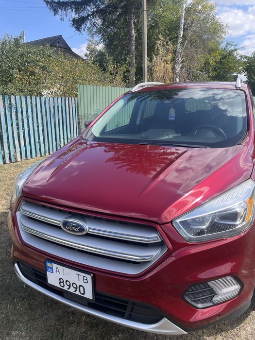 Ford Escape 2019 Titanium — преміум-комплектація, повний привід