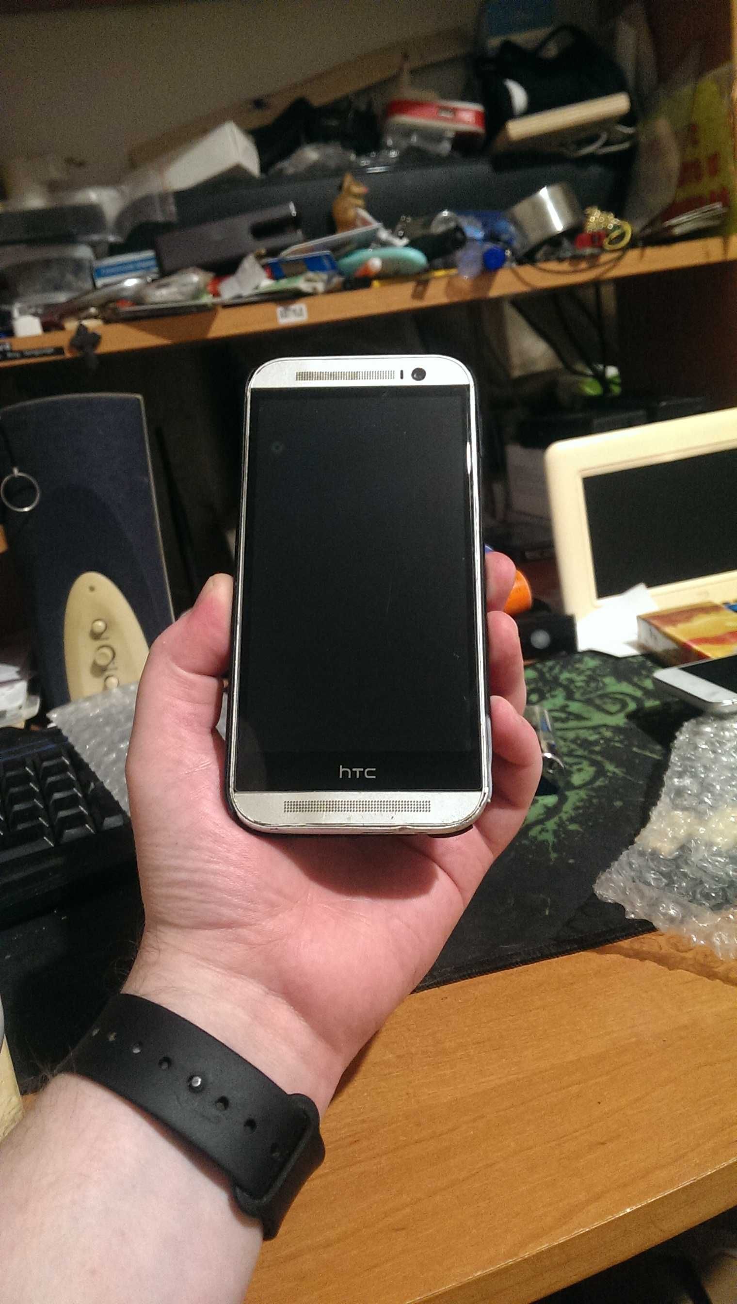 Супер Смартфон HTC One (M8) - 32Gb, NFC, стерео звук HTC BoomSound