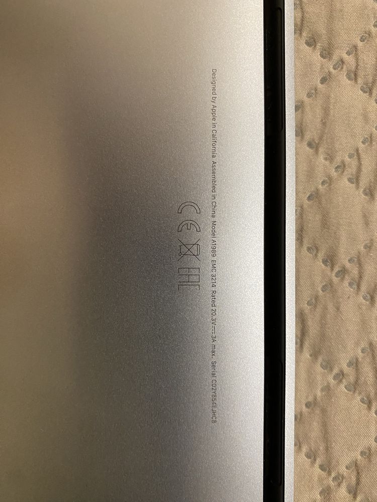 Macbook Pro 13’ A1989 Touchbar