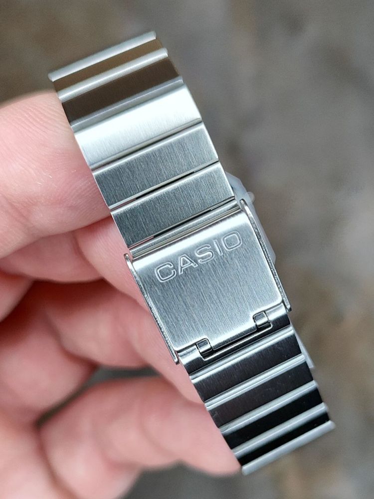 Годинник  CASIO A700WE-1A Оригінал Гарантія Ретро Касио