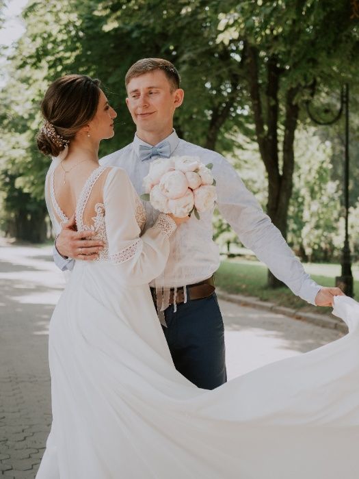 Трендова весільна сукня в стилі Boho