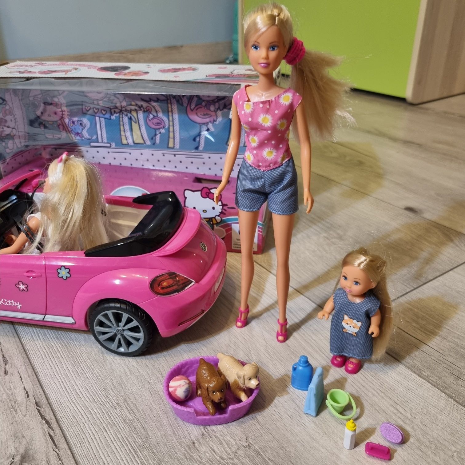 Lalka Steffi w kabriolecie VW Beetle Hello Kitty