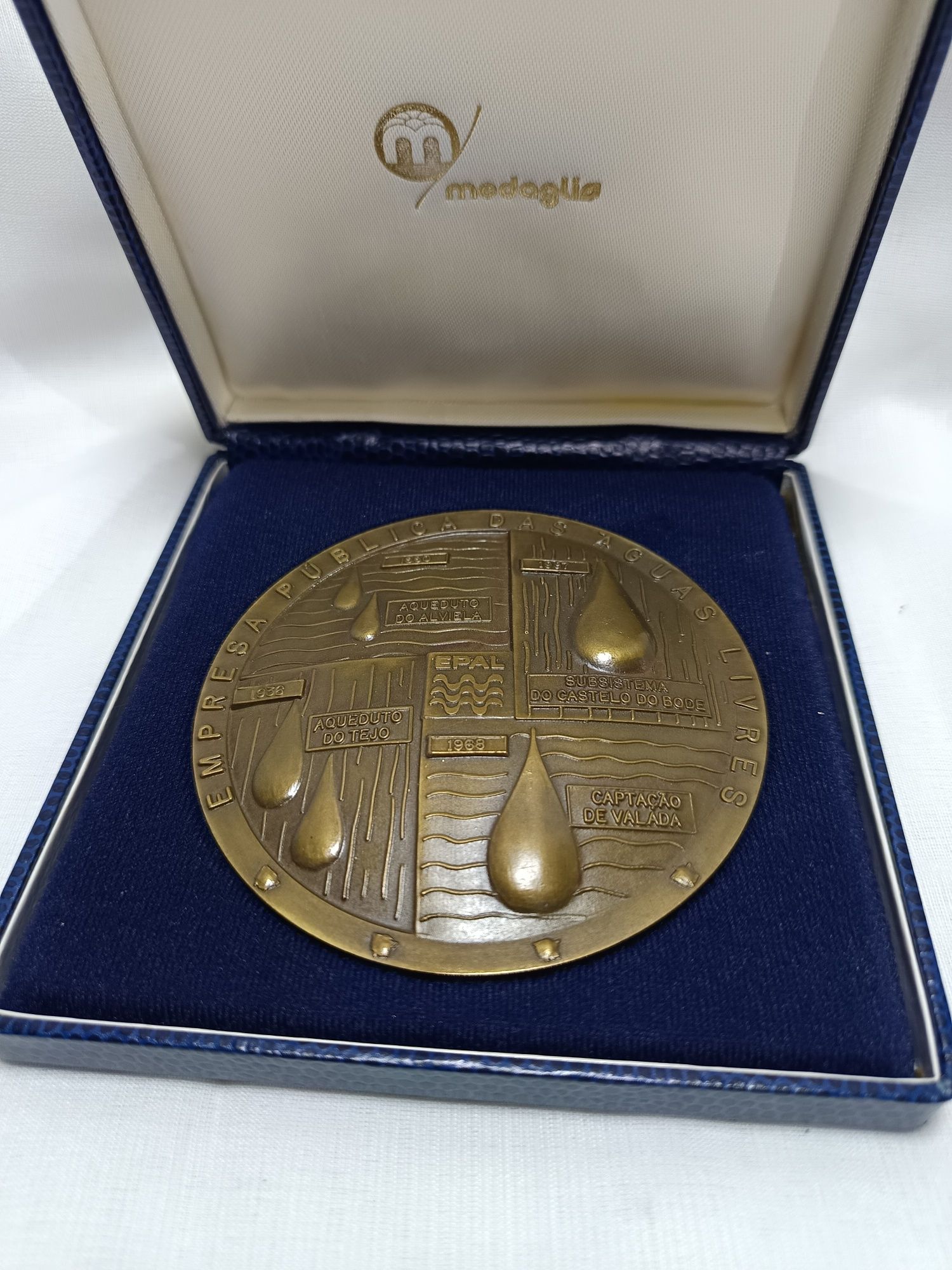 Medalhas comemorativas em bronze