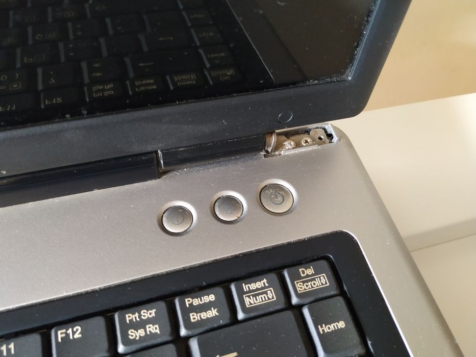 Fujitsu Amilo M1451G