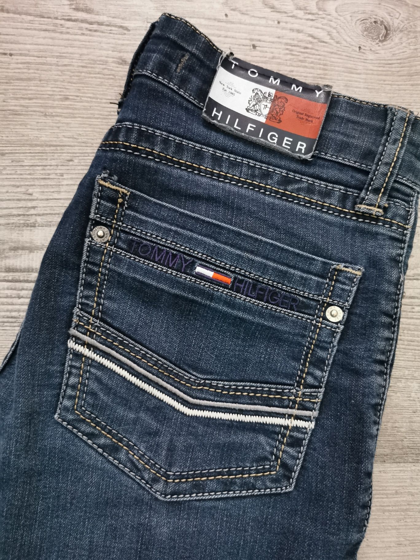 Jeansy tommy hilfiger model 925