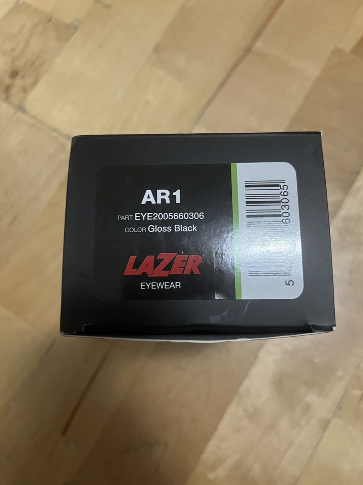Okulary firmy Lazer model AR1 rowerowe sportowe