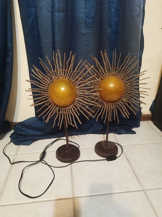 Dois candeeiro formato sol