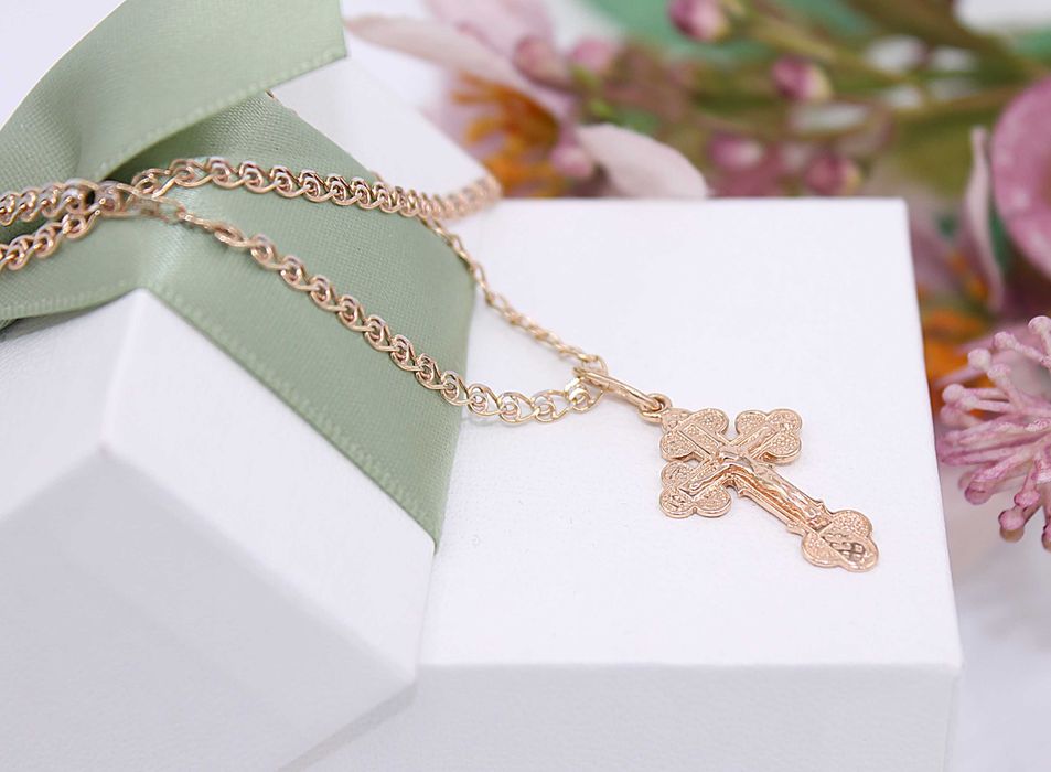 Złoty łańcuszek z krzyżem p.585/3,49g - różowe złoto