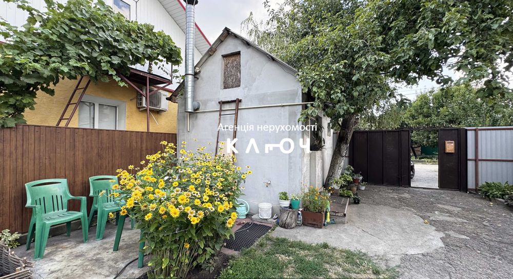 Продаж частини будинку, чудовий житловий стан, район Новомиколаївка