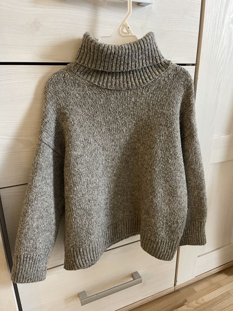 Sweterek zara bardzo cieplu dzieciecy 110 rozmiar szary