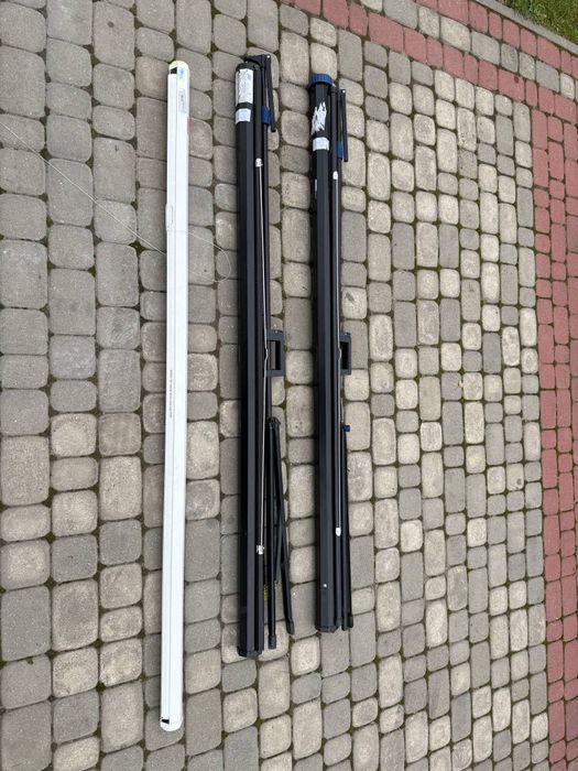 Ekran projekcyjny na statywie i sufitowy ścienny - 3 sztuki ( projekto