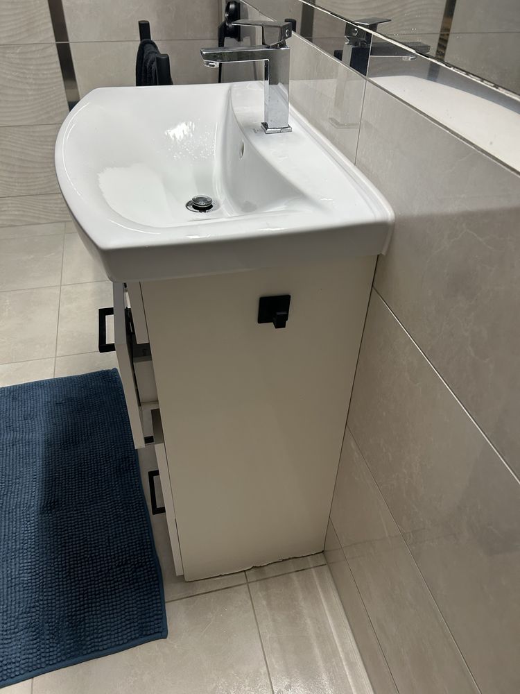 Szafka z umywalka cersanit
