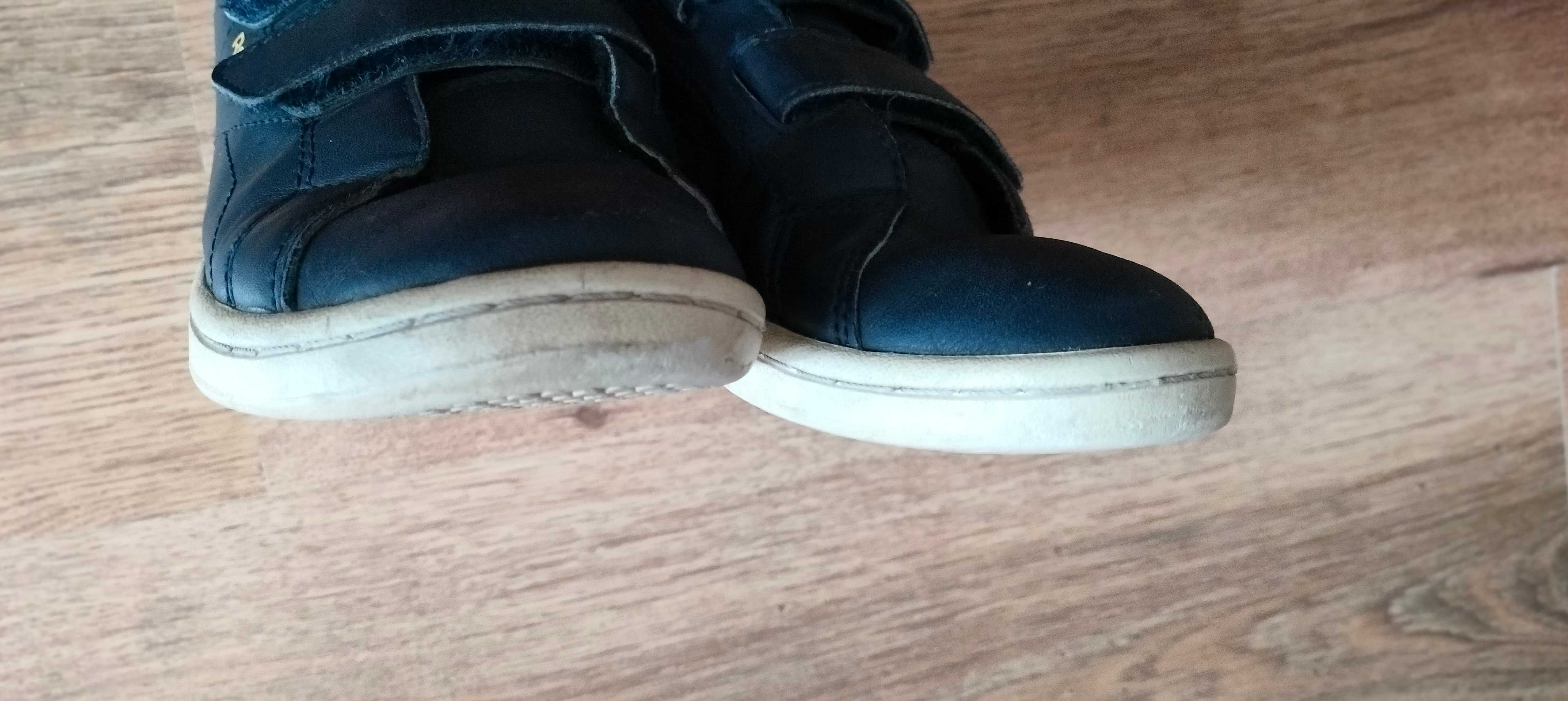 Buty chłopięce Reebok na przylepce 33 22 cm