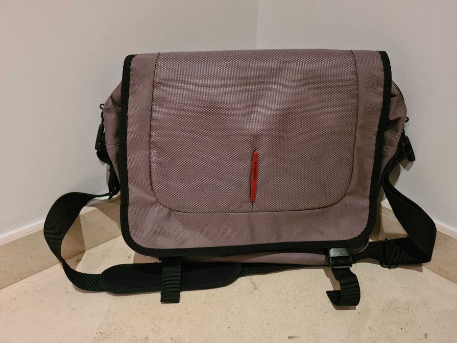 Bolsa a tiracolo da marca Samsonite