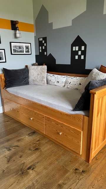 Łóżko młodzieżowe, dziecięce drewniane 212x99 wraz z materacem