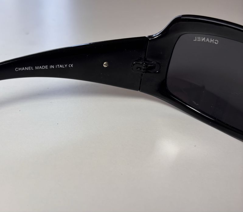 Сонцезахисні окуляри chanel